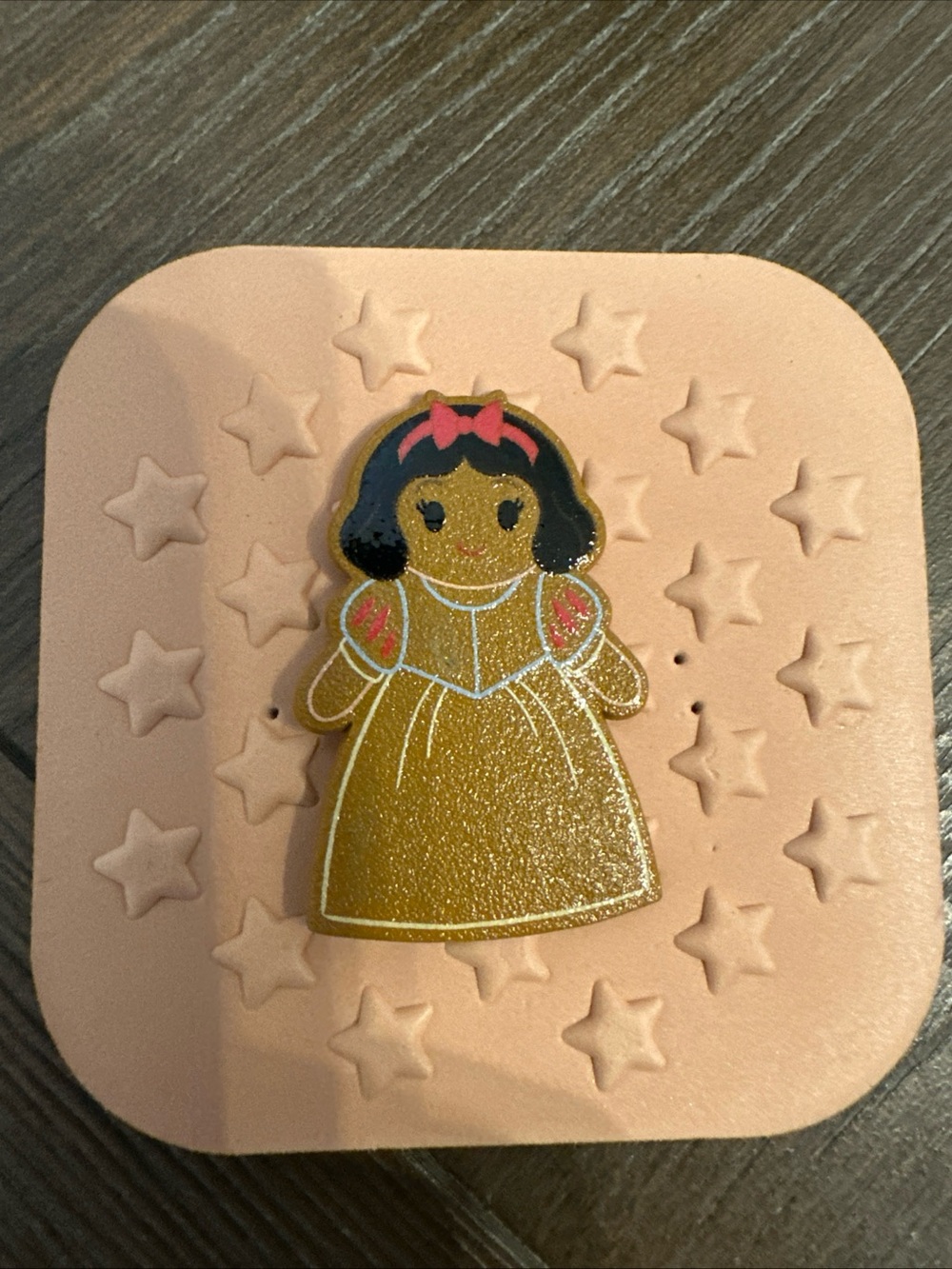 HKDL Hong Kong Disneyland Snow White Gingerbread Princess LE 600 Pin - Picture 2 of 4